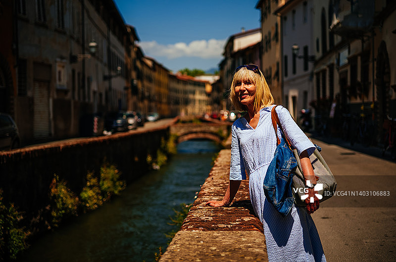 探索意大利托斯卡纳的卢卡市图片素材