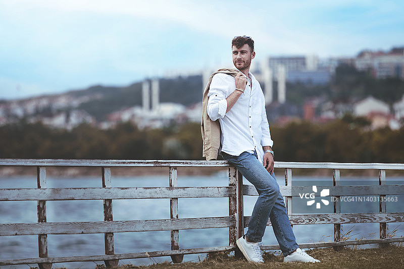 户外商人肖像图片素材