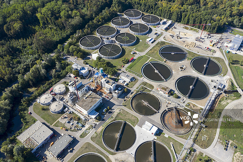 现代污水处理厂鸟瞰图图片素材