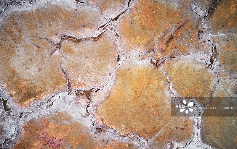 盐滩与嗜盐菌的抽象全景图片素材