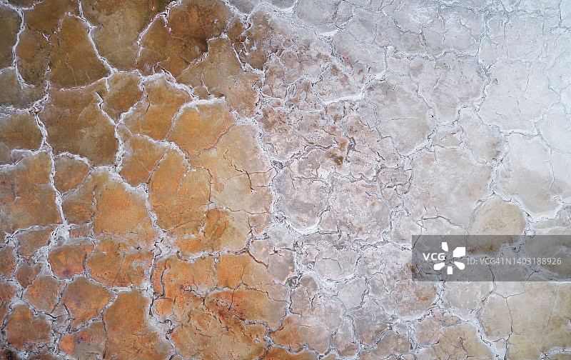 盐滩与嗜盐菌的抽象全景图片素材