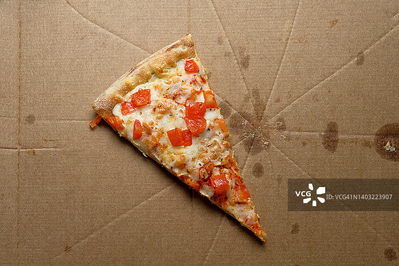 美味的意大利披萨，番茄奶酪玛格丽特披萨，外卖快餐食品图片素材