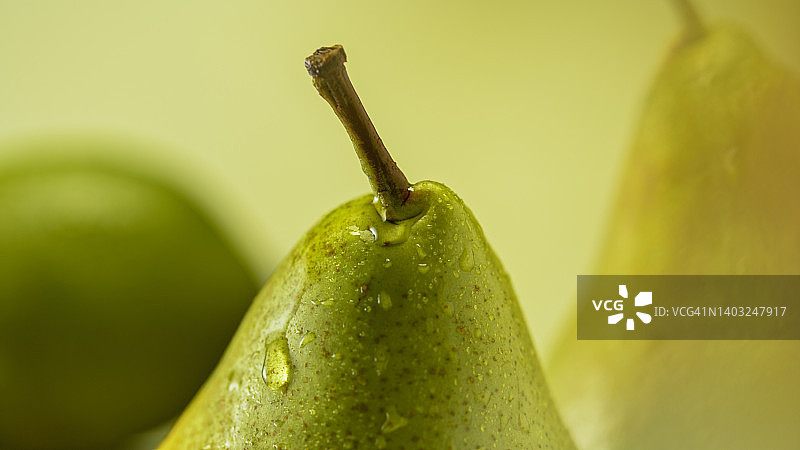 带水珠的梨子图片素材