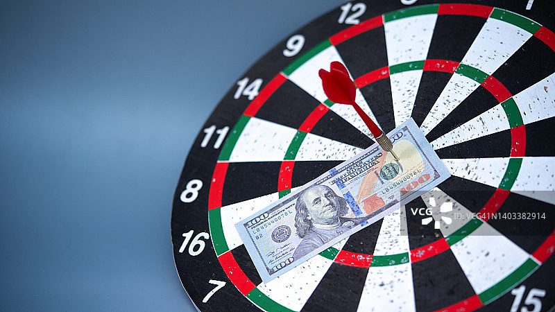 商业目标概念，财务目标，飞镖图片素材