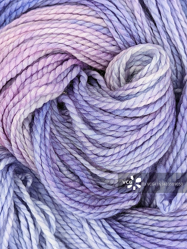 薰衣草色纱线图片素材