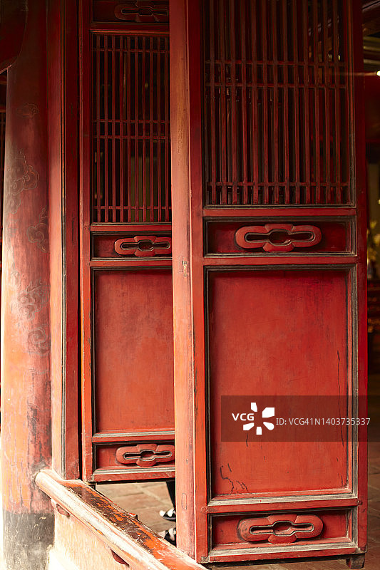 越南的红色木门图片素材