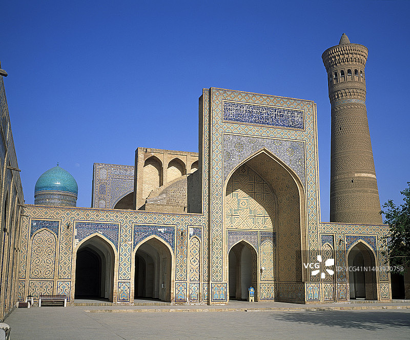 布哈拉波伊卡隆建筑群的卡扬清真寺图片素材