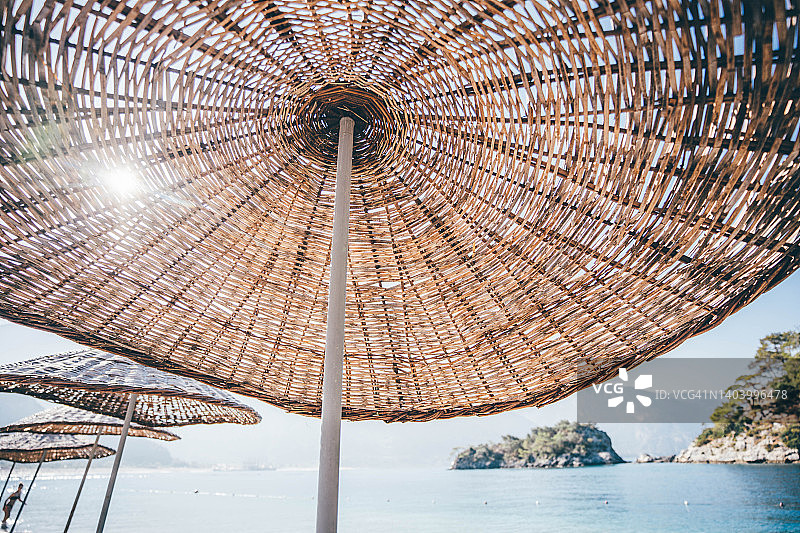 海滩遮阳伞背景图片素材