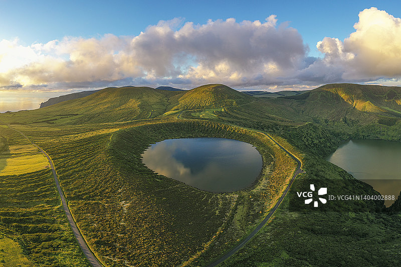 亚速尔群岛弗洛雷斯岛的火山口和湖泊图片素材
