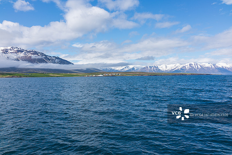 豪加内斯：位于冰岛北部埃亚峡湾的小村庄，港口用于渔业和观鲸旅游图片素材