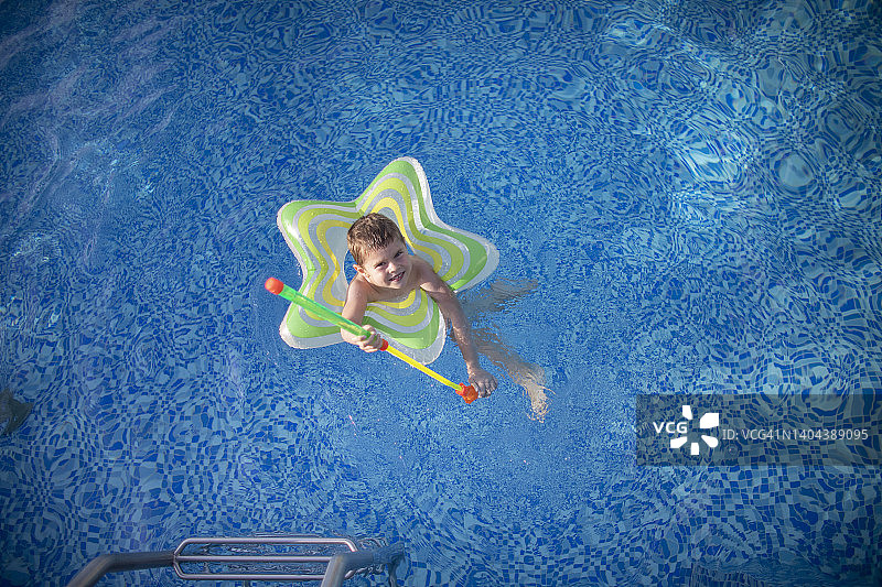 全天飞溅图片素材