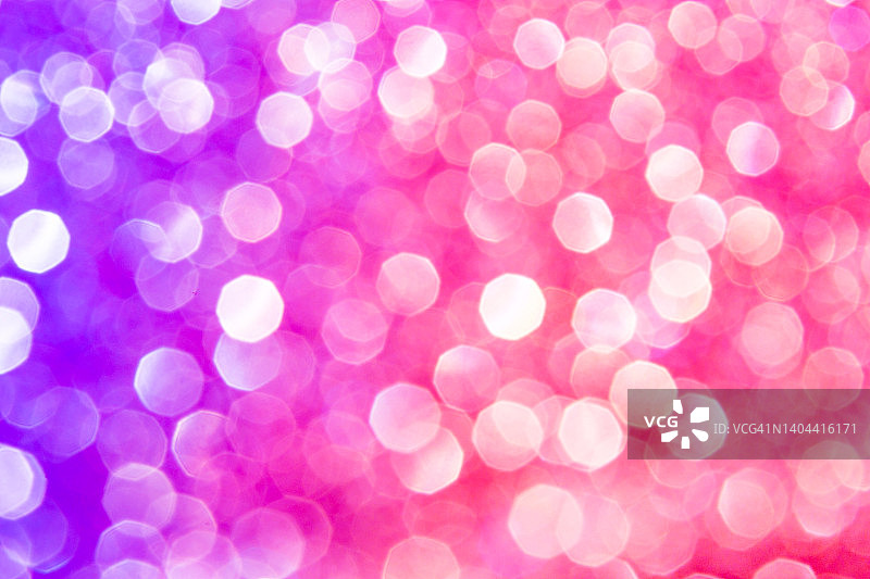明亮模糊的粉紫色散景特写图片素材