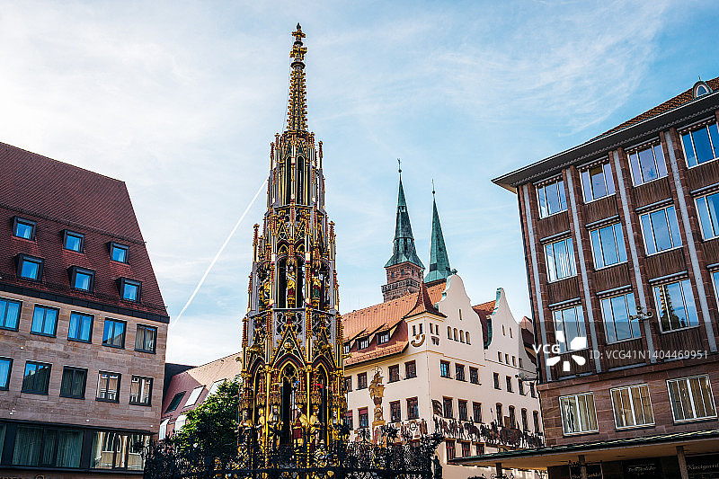 德国纽伦堡集市著名喷泉图片素材