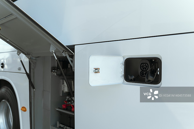 改装为电动机的巴士引擎图片素材