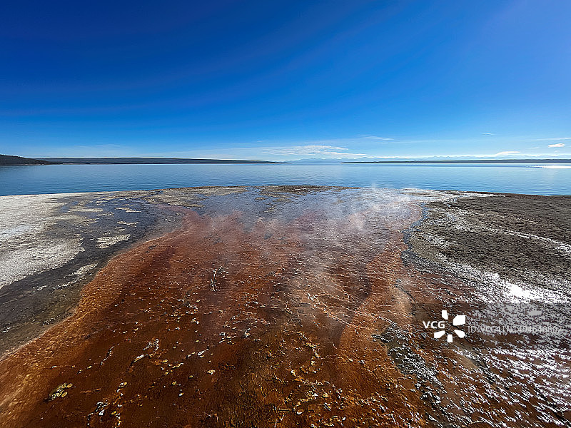 流入黄石湖的温泉水图片素材