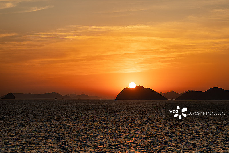 多岛海海上国家公园海中日落图片素材