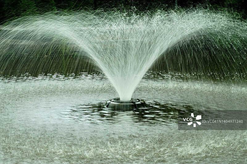 喷泉湖图片素材