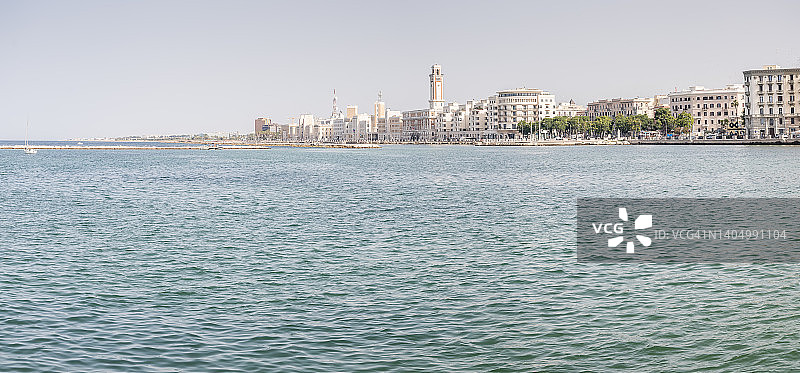 亚得里亚海旁的巴里全景图图片素材