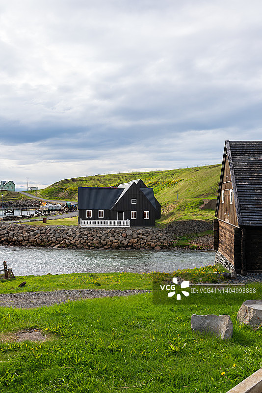 霍夫索斯：历史悠久的贸易中心及彩色房屋图片素材