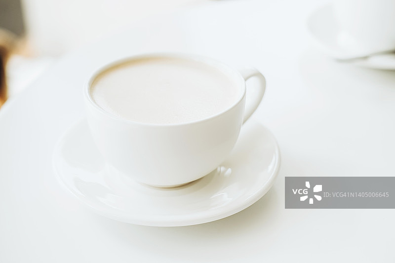 白色杯子里的咖啡饮品顶视图图片素材