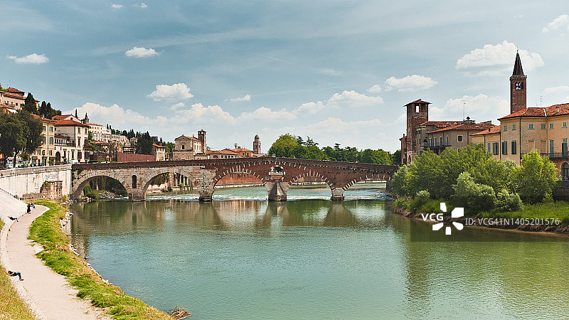 意大利维罗纳的彼得拉桥图片素材
