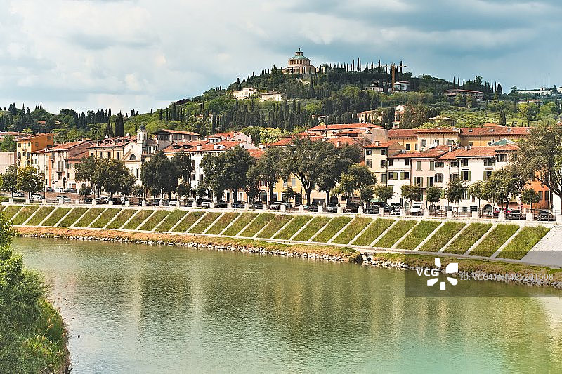 意大利维罗纳卢尔德圣母朝圣地图片素材