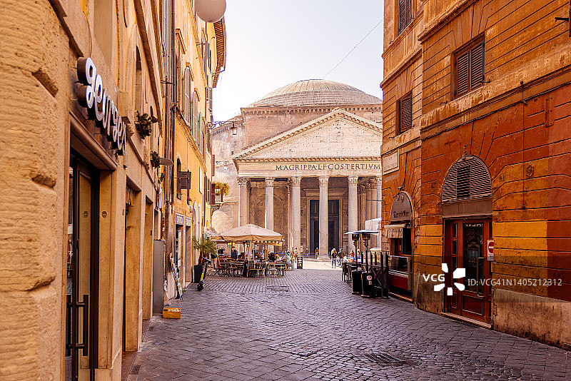 意大利罗马阳光明媚的万神殿图片素材
