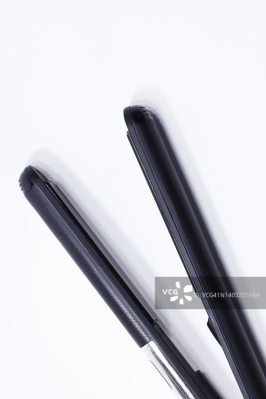 直发器和梳子图片素材