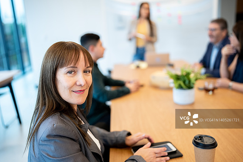 会议中的商务女性图片素材