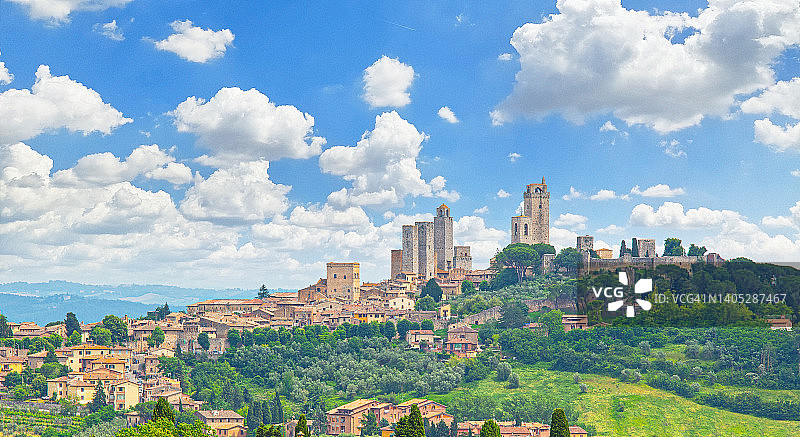 托斯卡纳风景中的圣吉米尼亚诺天际线图片素材