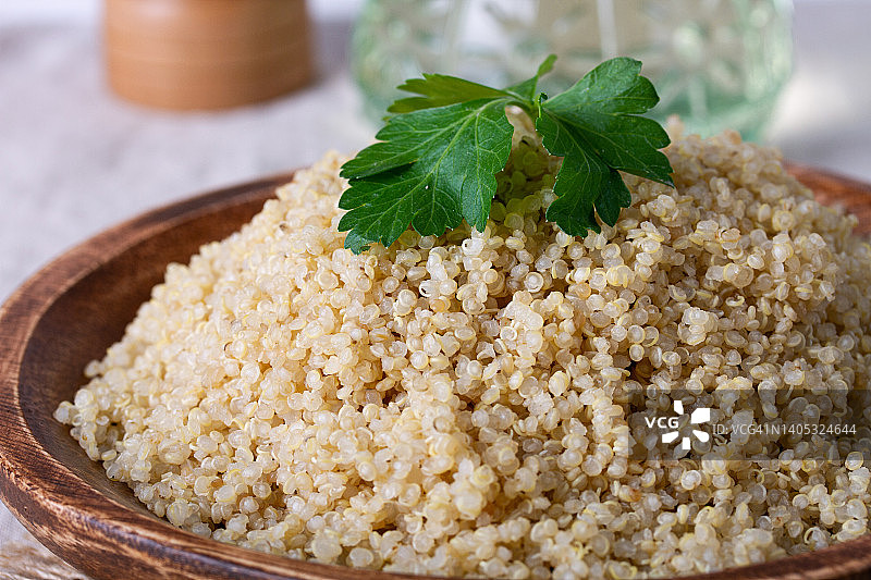 藜麦木盘美食图片素材
