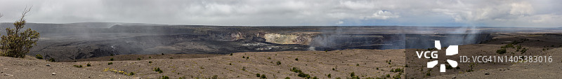 基拉韦厄火山活跃喷发,背景为冒纳罗亚火山,位于美国夏威夷大岛夏威夷火山国家公园哈雷茂茂火山口图片素材