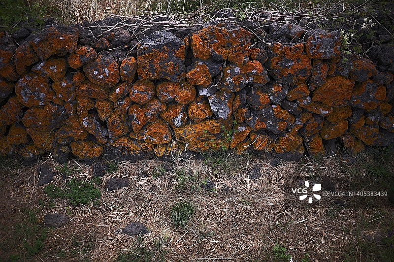 带有地衣的砌体，意大利西西里岛库巴迪圣多梅尼卡拜占庭教堂图片素材