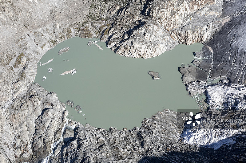 瑞士阿尔卑斯山湖风光图片素材