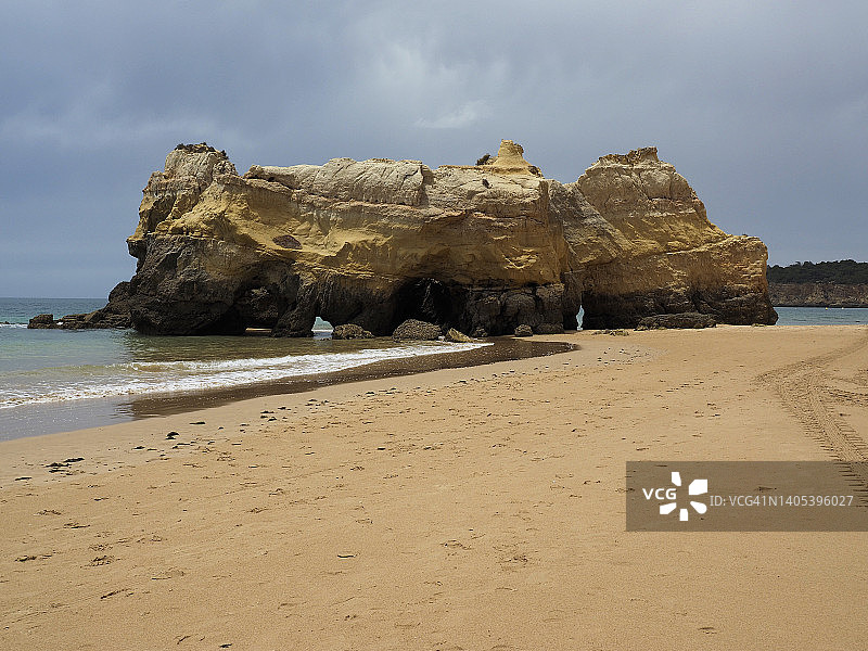 葡萄牙阿尔加维波尔蒂芒三城堡海滩图片素材