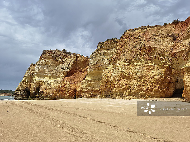 葡萄牙阿尔加维波尔蒂芒三城堡海滩图片素材