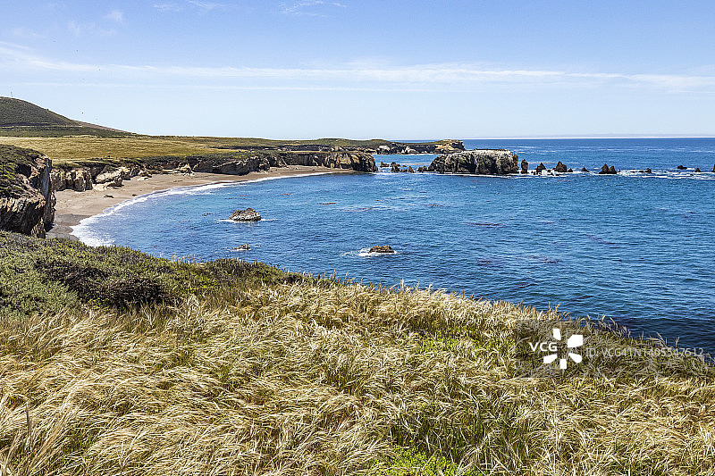 美国加利福尼亚州圣路易斯奥比斯波蒙塔纳德奥罗州立公园附近海岸线图片素材