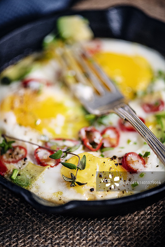 牛油果辣椒烤蛋图片素材