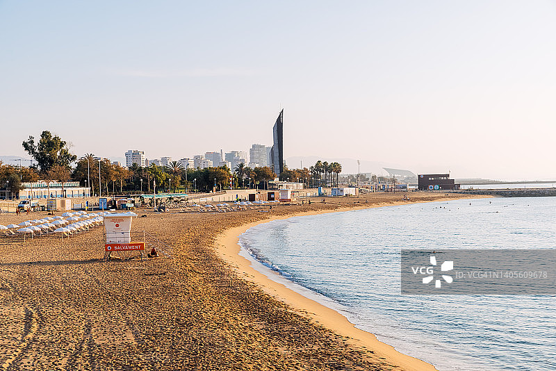 西班牙巴塞罗那新伊卡利亚海滩的早晨图片素材