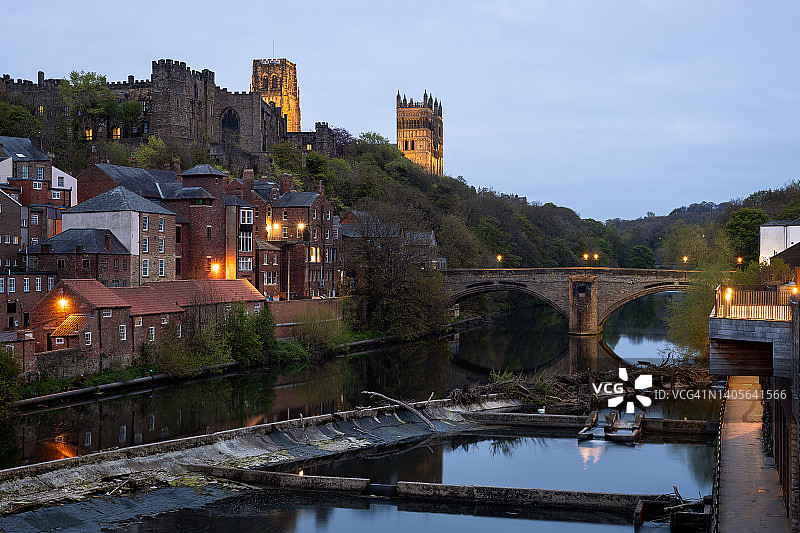 英国达勒姆市维尔河、弗拉姆韦尔盖特桥和达勒姆大教堂图片素材