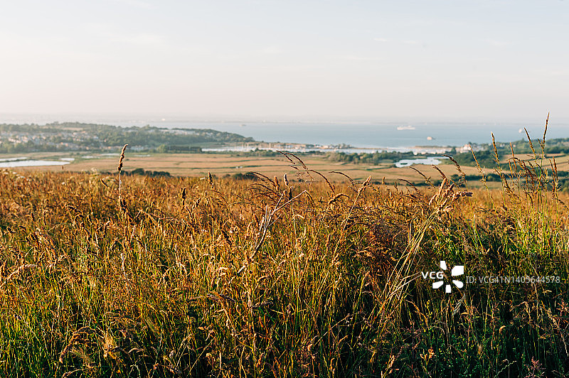 怀特岛本布里奇港的日落景色图片素材