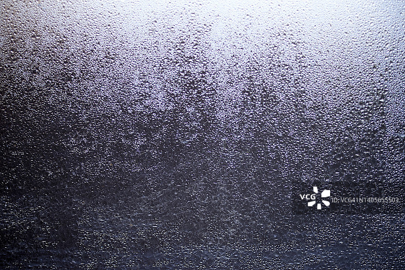 玻璃上的露水凝结图片素材