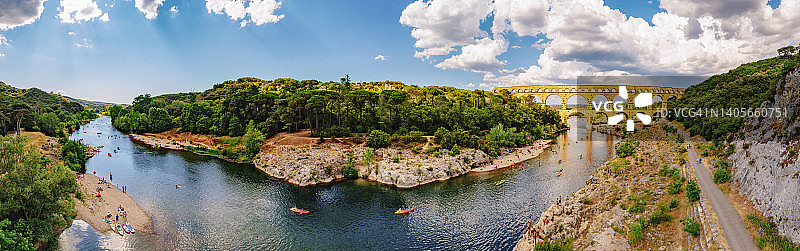 加尔东河及加尔桥罗马水渠鸟瞰图图片素材
