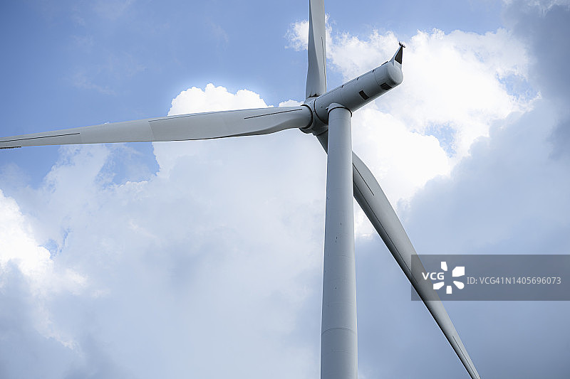 风力涡轮机发电的特写图片素材