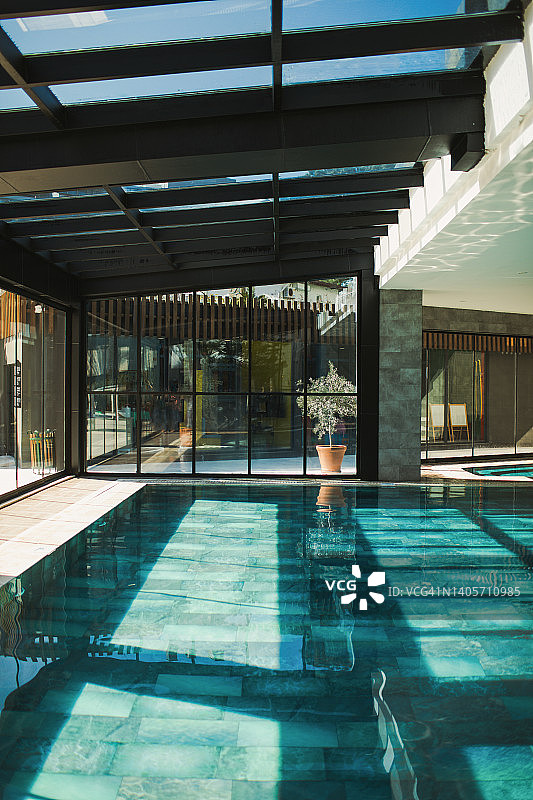 豪华室内游泳池图片素材