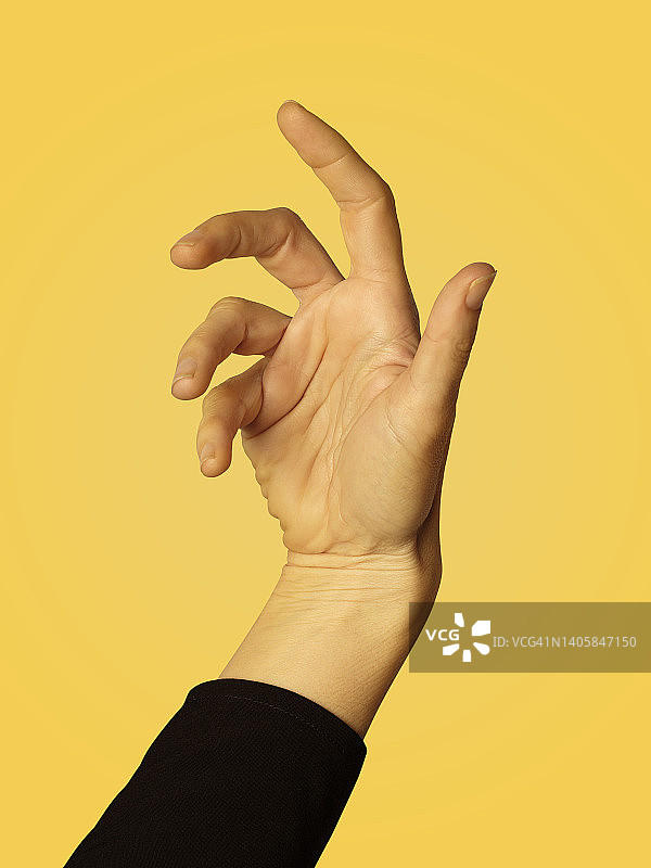 黄色手部图片素材