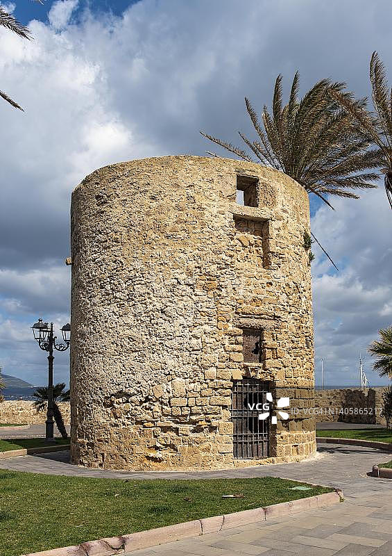 意大利撒丁岛阿尔盖罗马可波罗堡垒火药塔图片素材