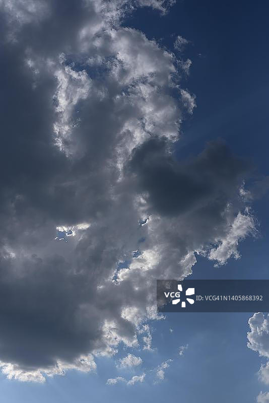 德国巴伐利亚州的雨云（层云）图片素材