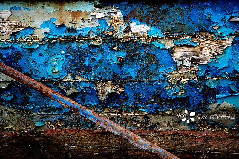 旧废弃船上剥落的油漆图片素材