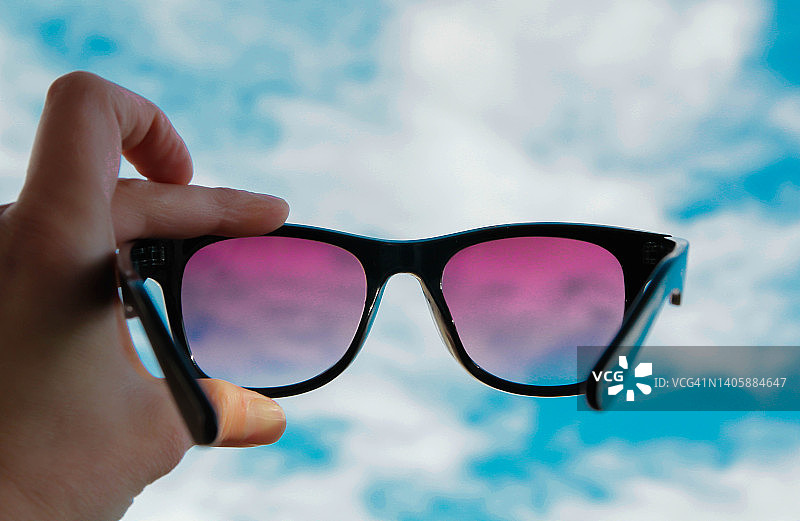 粉色眼镜图片素材